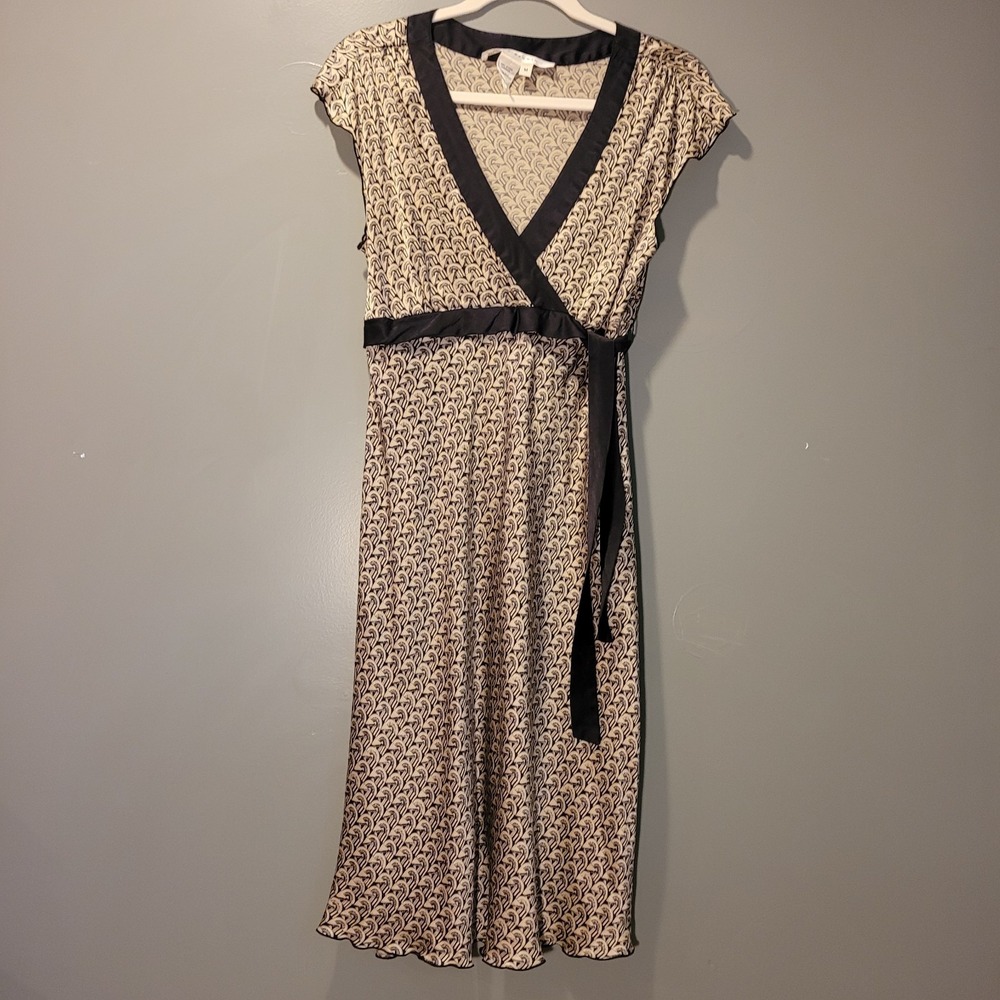 Max Studio 100% Silk Tie Waist Dress Geometric Print, Women's Size M, Tan Black